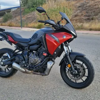 Yamaha Tracer 7 Roja y Negra