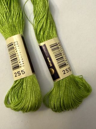 2 matassine di filo da ricamo verde - Anchor