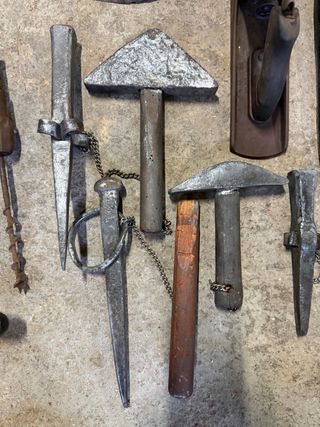 Lotto di strumenti antichi vari