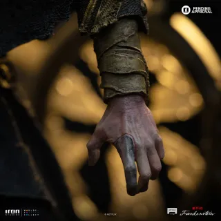 Figura Frankenstein Netflix iron studios