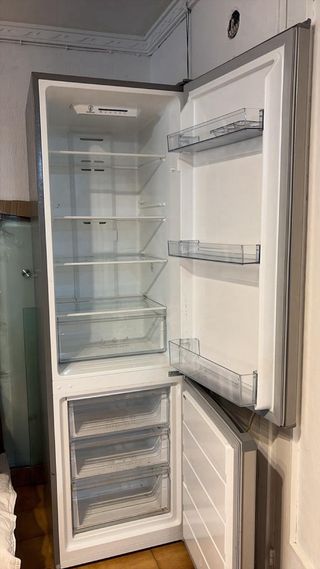 Nevera plateada