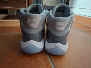 Botas Jordan Retro 11 Gris