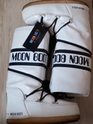 Moon Boot Stivali Bianchi35/38 calzano bene anche