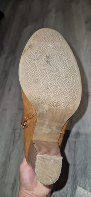 Botines tacón marrón ante