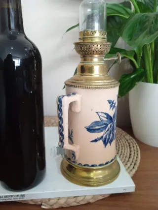 Antiguo quinqué o lampara de aceite