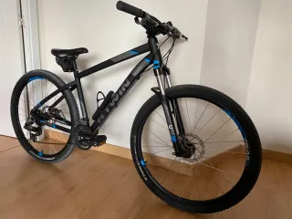 Bicicleta 27,5" Talla M ROCKRIDER ST 520 NUEVA