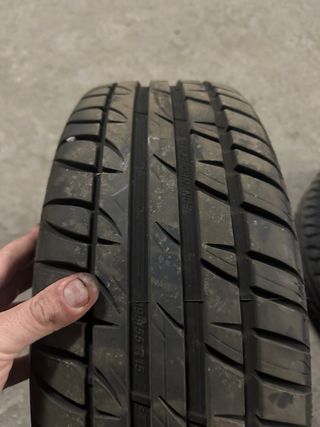 Llantas 4x108 15 con neumáticos nuevos