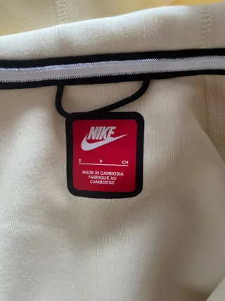 Sudadera Nike Tech
