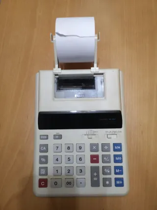 Calculadora Casio HR-1001 con rollo