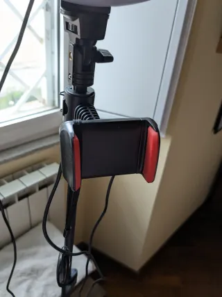 Anello LED con supporto smartphone/go pro