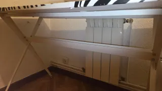 Tavolo da scrivania e cassettiera Ikea