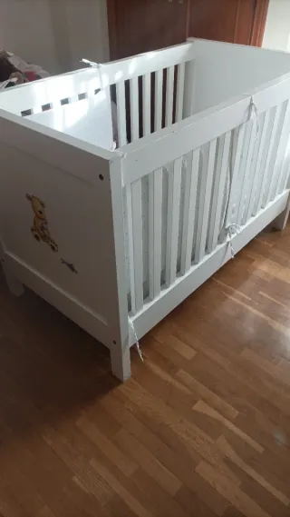 Cuna blanca y elegante