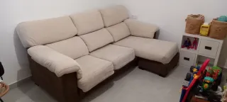 Sofá chaise longue beige y marron tela