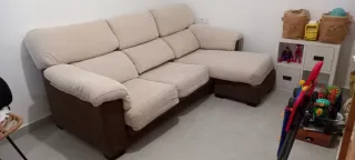 Sofá chaise longue beige y marron tela