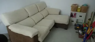 Sofá chaise longue beige y marron tela