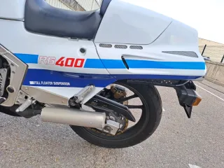 Suzuki RG400