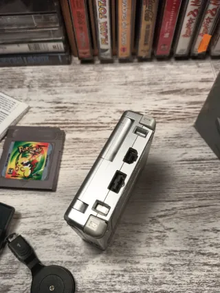 Nintendo Game Boy Advance SP Plata - con dos juego