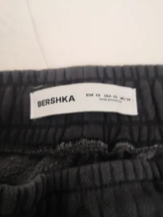 Pantalón Bershka Ancho de color gris talla XS