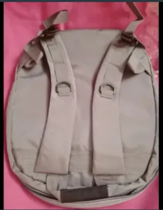 Mochila gris sin estrenar