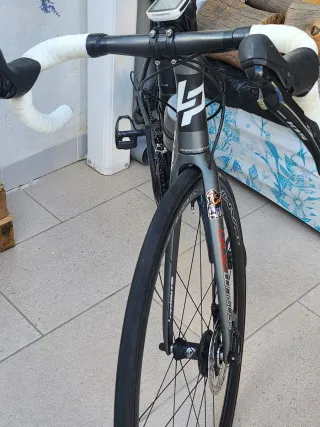 Bici carretera Lapierre Sensium 700 Disc Carbono