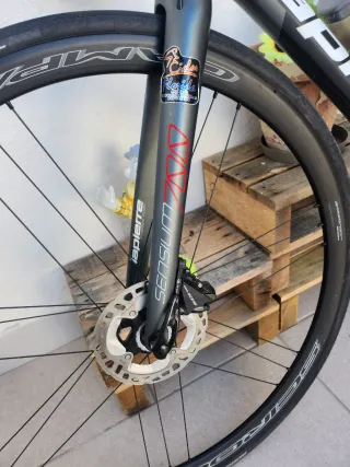 Bici carretera Lapierre Sensium 700 Disc Carbono