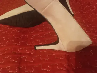 Zapatos de tacón rosa