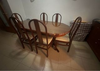 Tavolo da pranzo ovale e 6 sedie