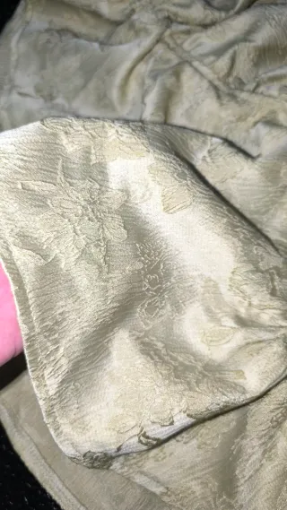 Blusa verde oliva con escote en V