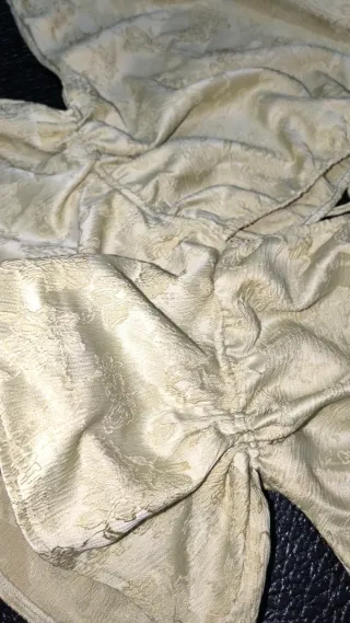 Blusa verde oliva con escote en V