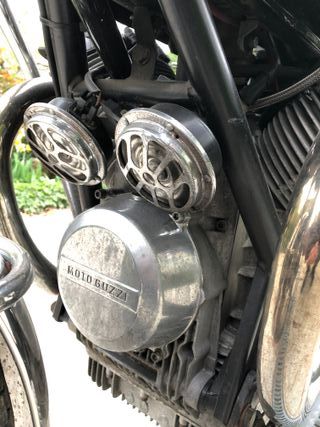 Moto Guzzi 750 S3 Negra y Roja