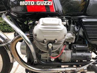 Moto Guzzi 750 S3 Negra y Roja