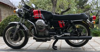 Moto Guzzi 750 S3 Negra y Roja