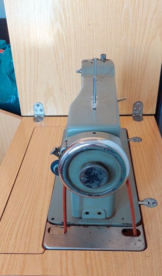 Máquina de coser Wertheim años 60