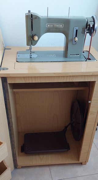 Máquina de coser Wertheim años 60