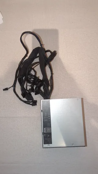 Fuente Alimentación Cooler Master 80 Plus Gold