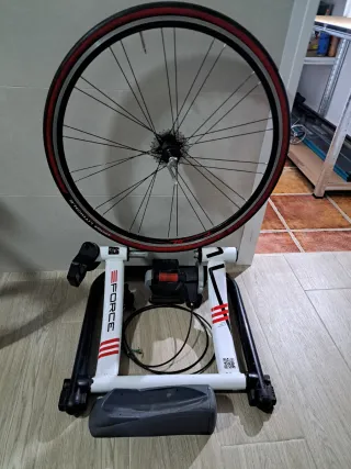 Rodillo Élite y Llanta Trasera Bicicleta