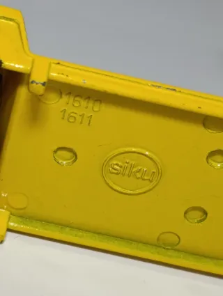 TRAILER CON REMOLQUE Y TRACTOR SIKU 1/64