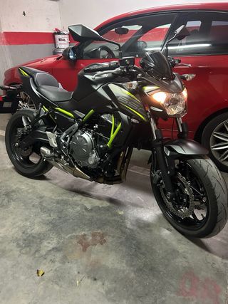 Kawasaki Z650 Negra y Verde