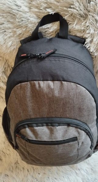 Mochila Runfit Negra y Gris