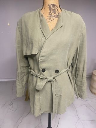 Chaqueta verde sobrecamisa