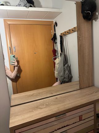 Zapatero con espejo y cajones