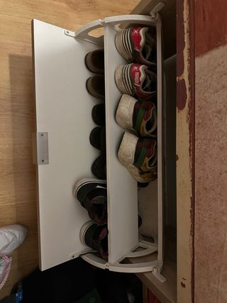 Zapatero con espejo y cajones