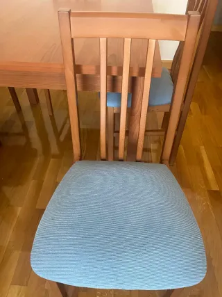 Conjunto mesa sillas y aparador