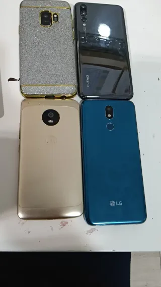Lote 4 móviles negros