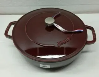Olla Staub Hierro Fundido Roja