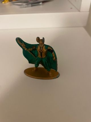 Figuras metálicas Marvel