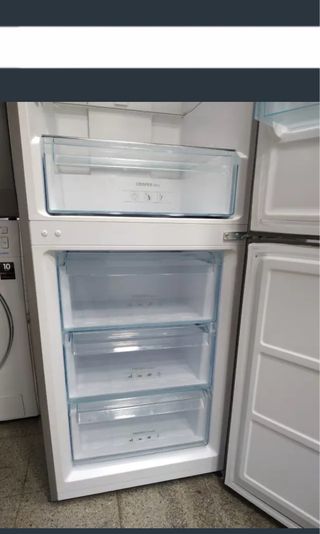 Nevera combi NO FROST 185cm con dispensador