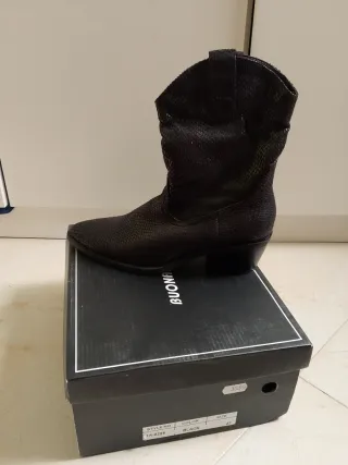 Botas negras sin estrenar talla 37