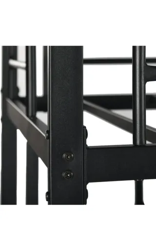 Cama alta con escritorio y estantes