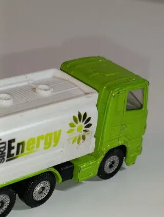 CAMION CISTERNA COMBUSTIBLE 1/64 SIKU